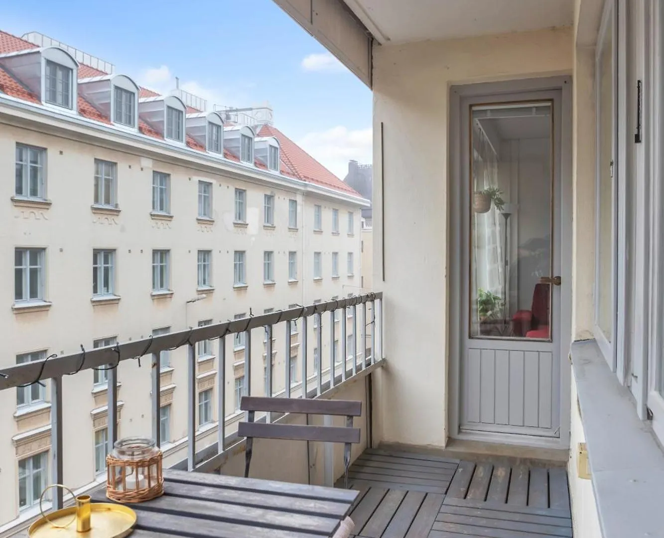 Design District W Free Parking Garage, Balcony, Netflix, 200M Tram&Bus Apartment Helsinki