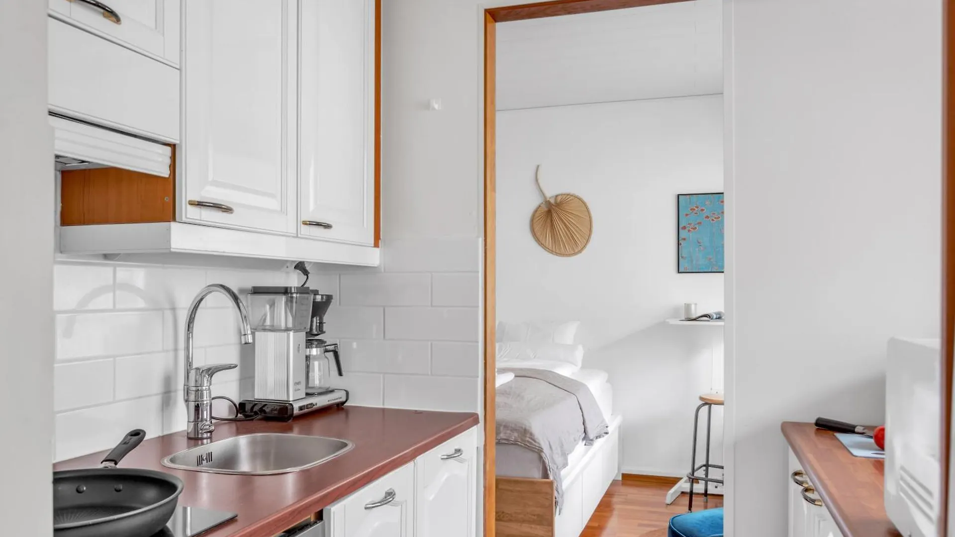 Design District W Free Parking Garage, Balcony, Netflix, 200M Tram&Bus Apartment Helsinki