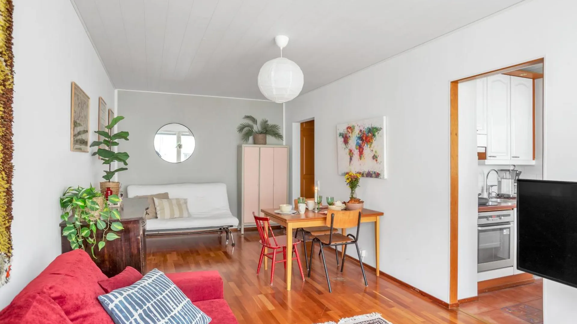 Design District W Free Parking Garage, Balcony, Netflix, 200M Tram&Bus Apartment Helsinki 0*,  Finland