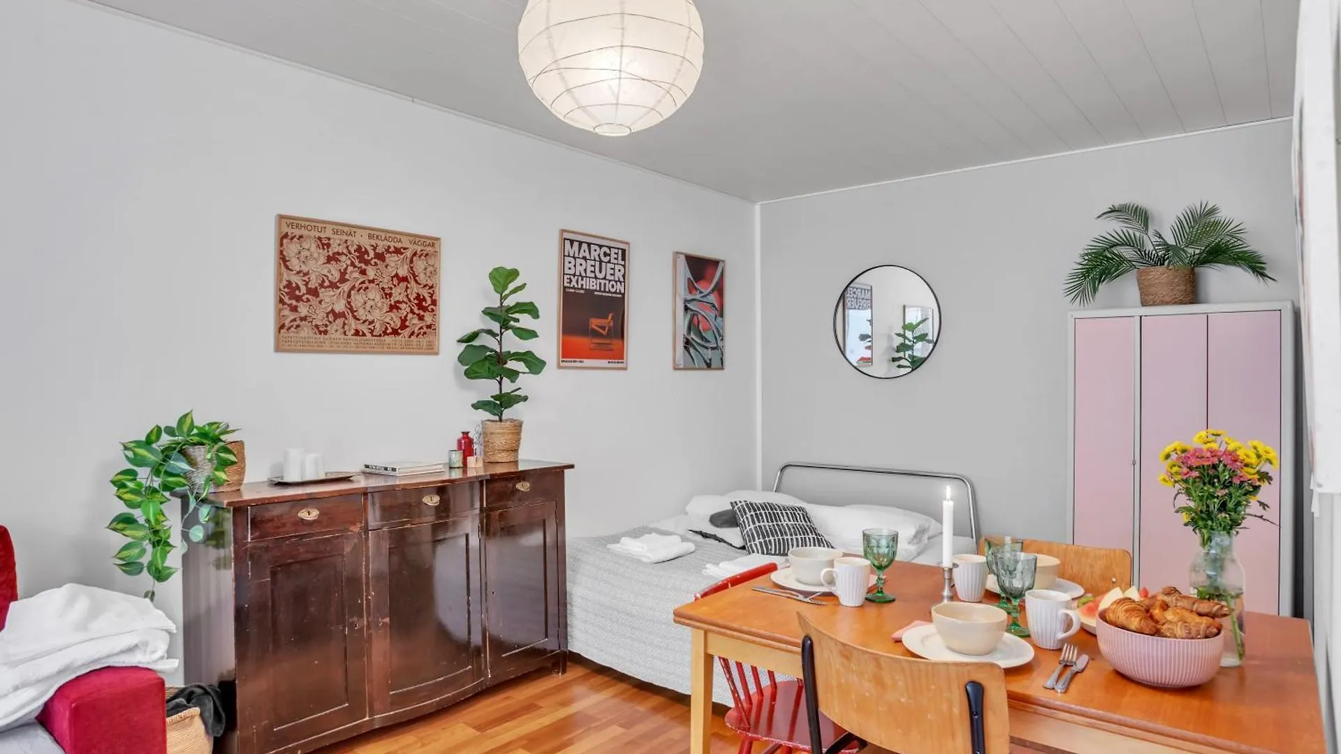 Design District W Free Parking Garage, Balcony, Netflix, 200M Tram&Bus Apartment Helsinki Finland