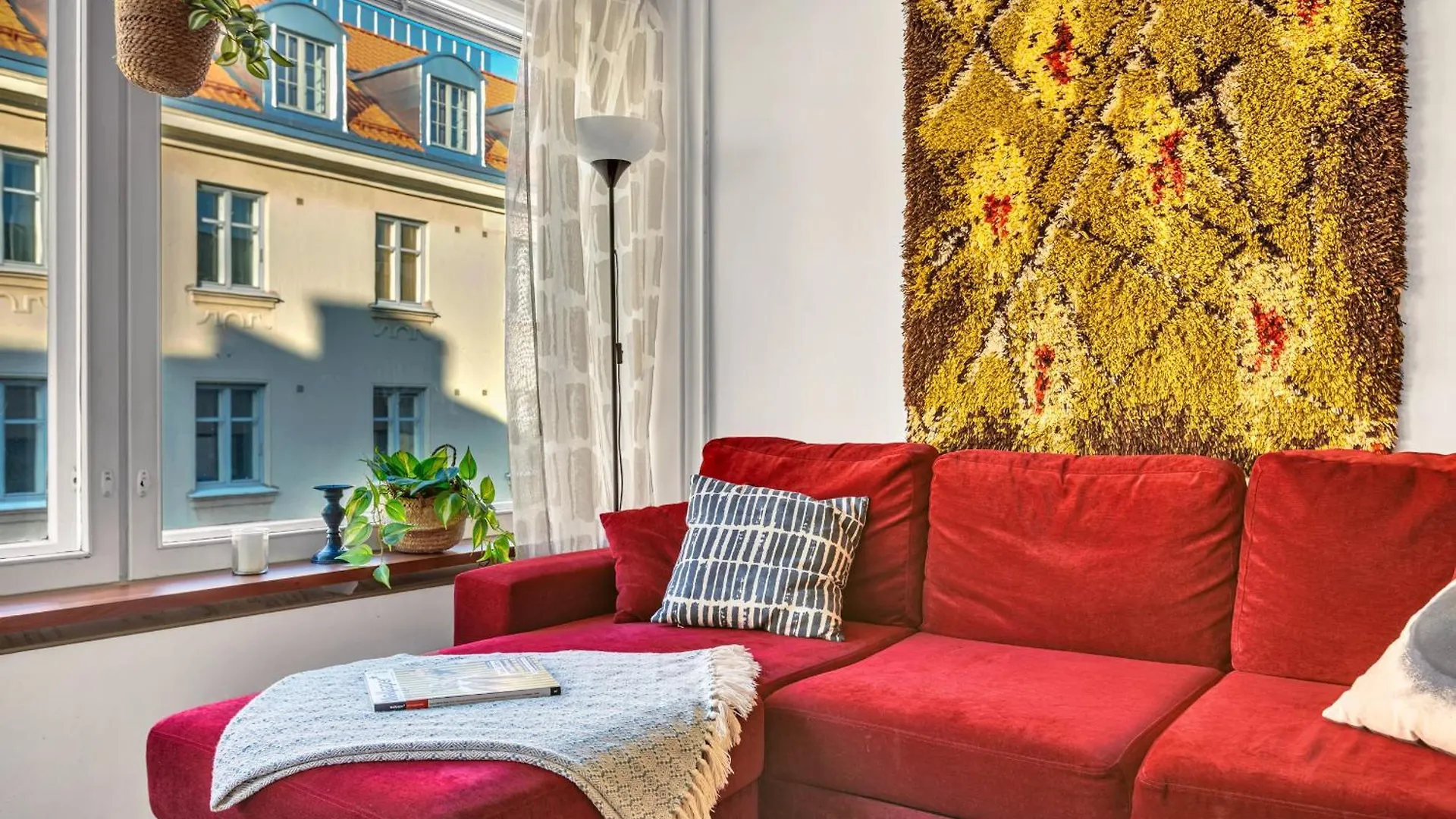 Design District W Free Parking Garage, Balcony, Netflix, 200M Tram&Bus Apartment Helsinki